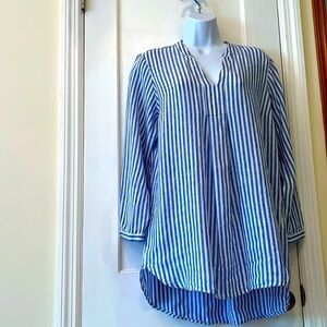 100% Linen Tunic Top Women Medium Blue White Striped V-Neck Long Coastal Beachy
